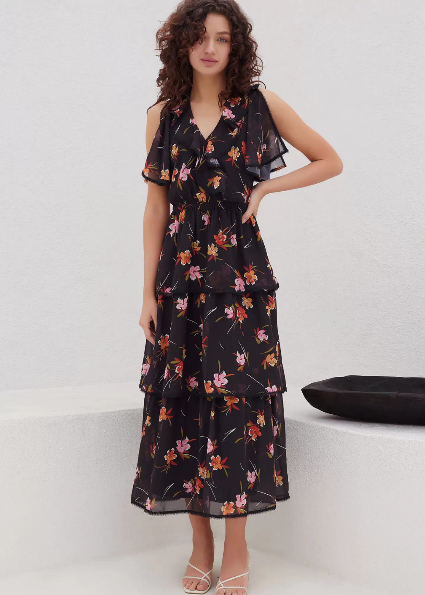 beachy_oasis_maxi_dress_154537-1.webp Lost + Wander Dresses*Beachy Oasis Maxi Dress BLACK-MULTI-FLORAL